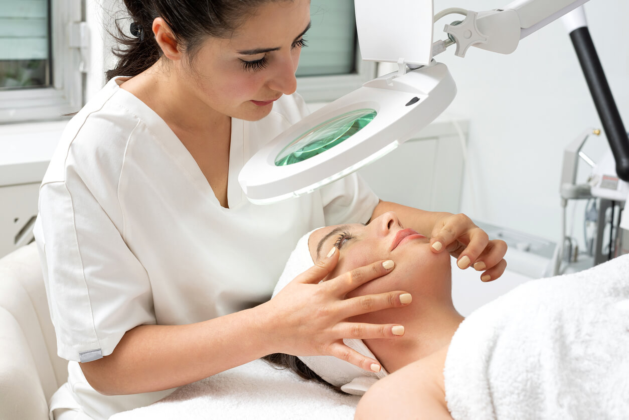 Cosmetic Dermatology Treatments in Dubai by Cosmocare Medical Center